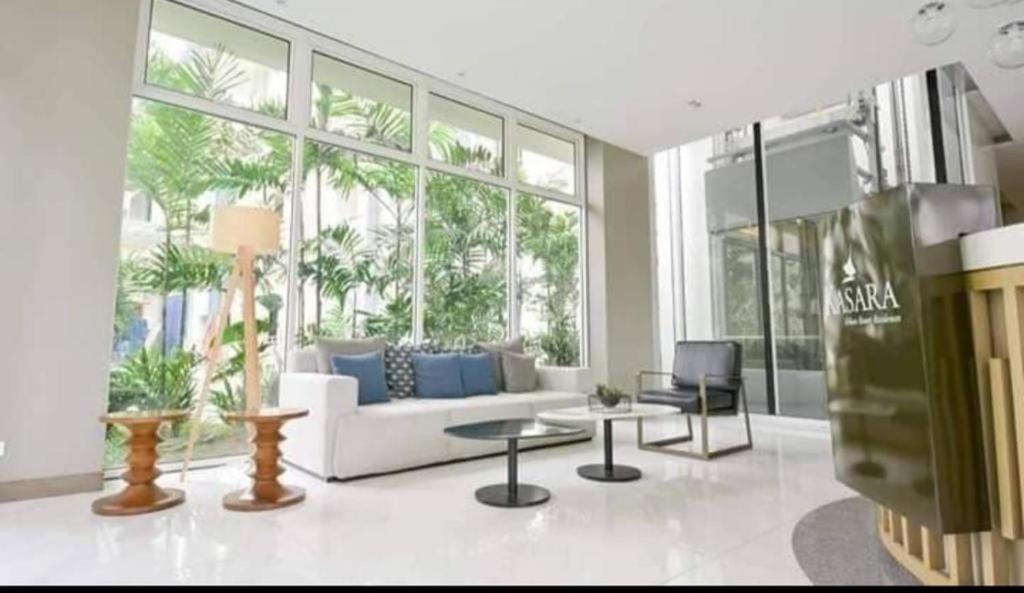 Apartment 2br With 2 Balconies And Pool In Pasig Manila
